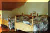 Double-click on this bedroom (389454 bytes)