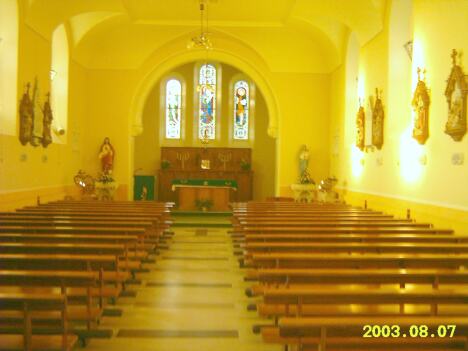 Inside_gallbally_church.jpg (23048 bytes)
