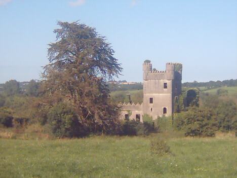Machmine_castle.jpg (22389 bytes)