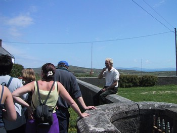 Guided walk on the area