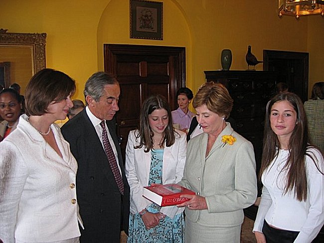Laura Bush receives O'Briens book