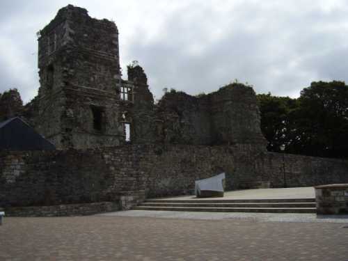 Manorhamilton castle ruins