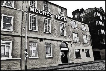 Moores Hotel