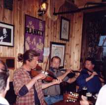 music3sm.jpg (8008 bytes)
