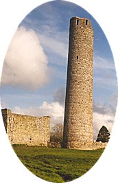 The leaning round tower of Tullaherin