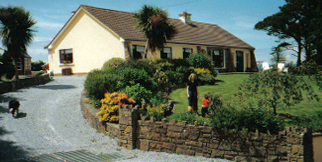 Farmstead Lodge B&B (Bord Failte Approved, Town  & Country Homes Member, Irish Tourist Board Approved, Ireland Farmhouse Approved)