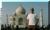 India-Brian in front of the Taj Mahal - Agra.jpg (10950 bytes)
