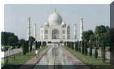 India-Nice view of the Taj Mahal Where's Di- Agra.jpg (11577 bytes)