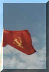 Laos- Flag over Victory monument.jpg (125994 bytes)