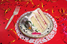 cake.jpg (10217 bytes)