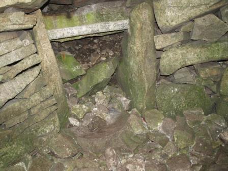 Recess in Burial chamber with basin stone