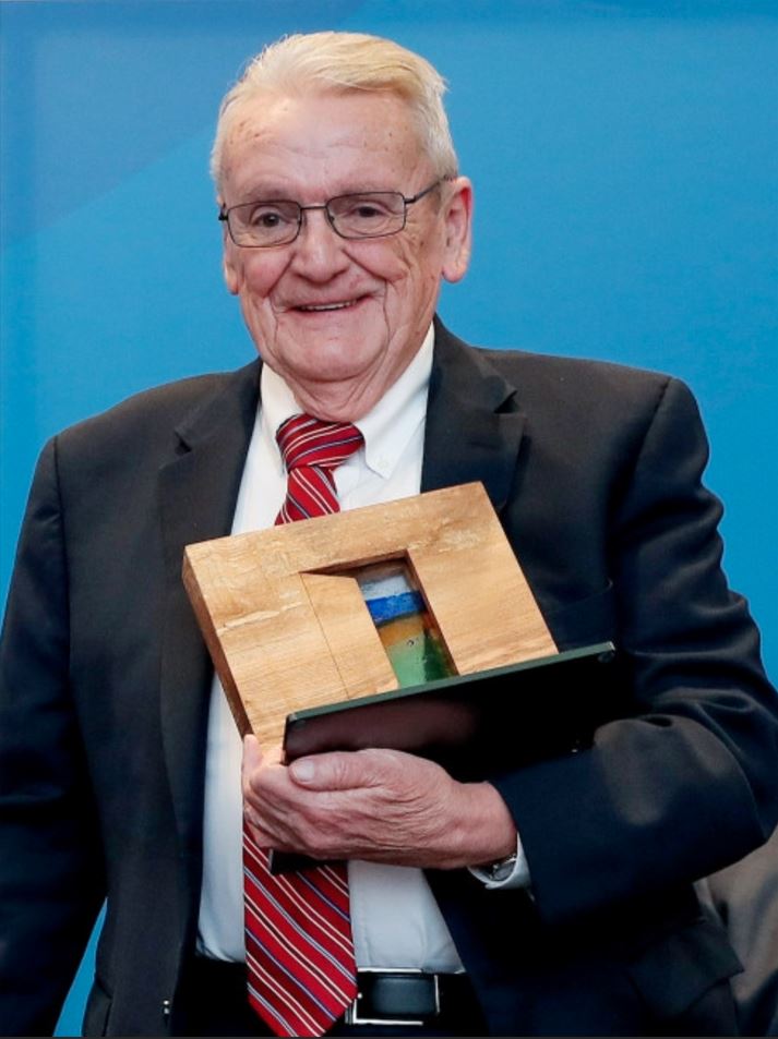 Distinguished Service Award 2021