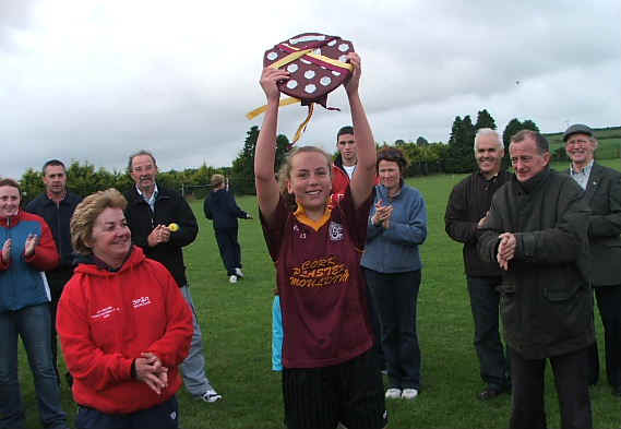 U-14 Muskerry champions 2006 c.JPG (56547 bytes)