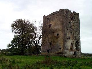 Derrymacloughna Castle