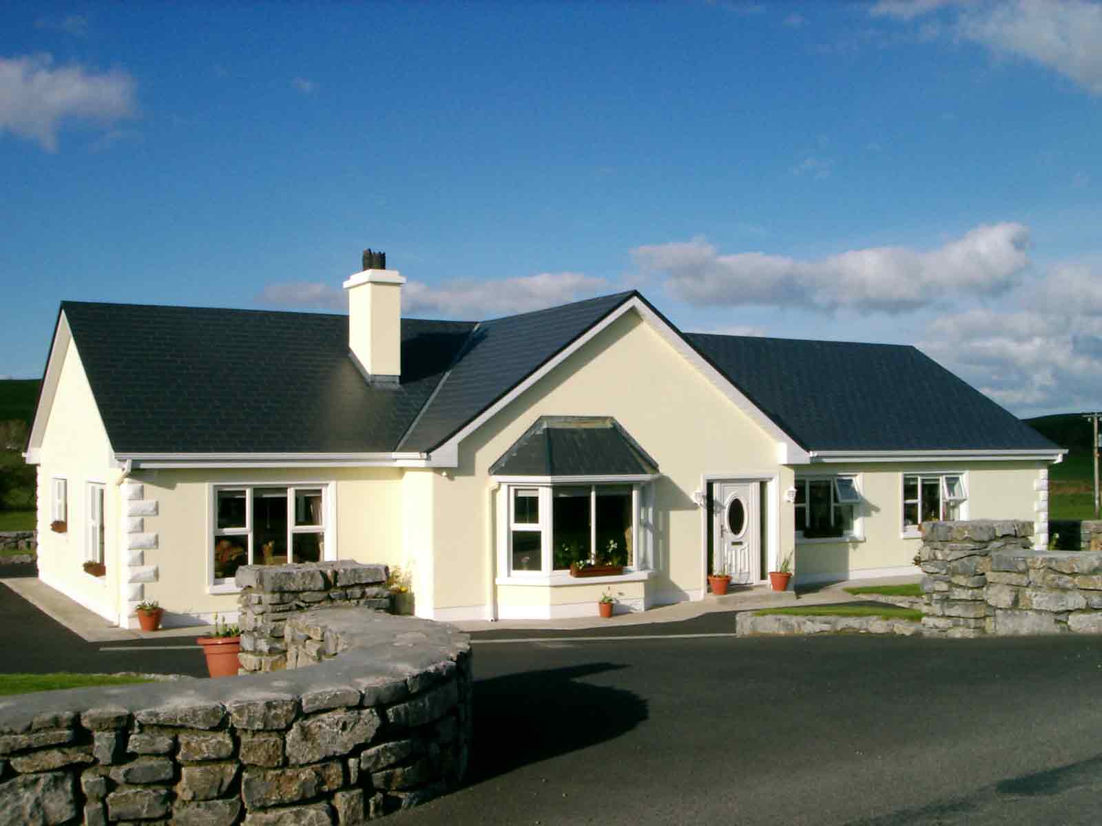 Guest House, Accommodation