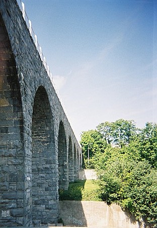 Het Milltown-viaduct, beter bekend als de 'Nine Arches' - 2004 Huib Zegers