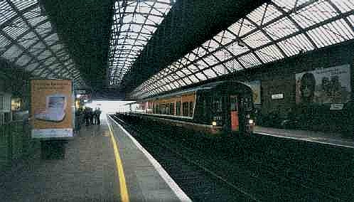 Pearse Station, Dublin, Ireland - foto: Huib Zegers 2001
