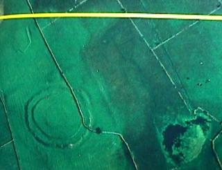 Cable passing close to an important (perhaps royal) ringfort?