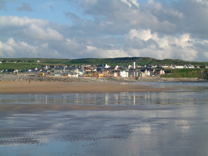 View along the long, sandy beach looking towads the town of Lahinch