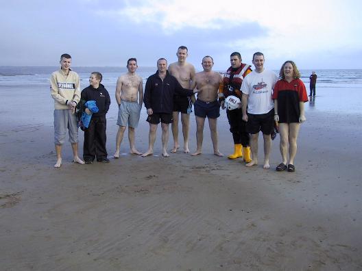 Ardmore swimmers xmasday.JPG (26862 bytes)